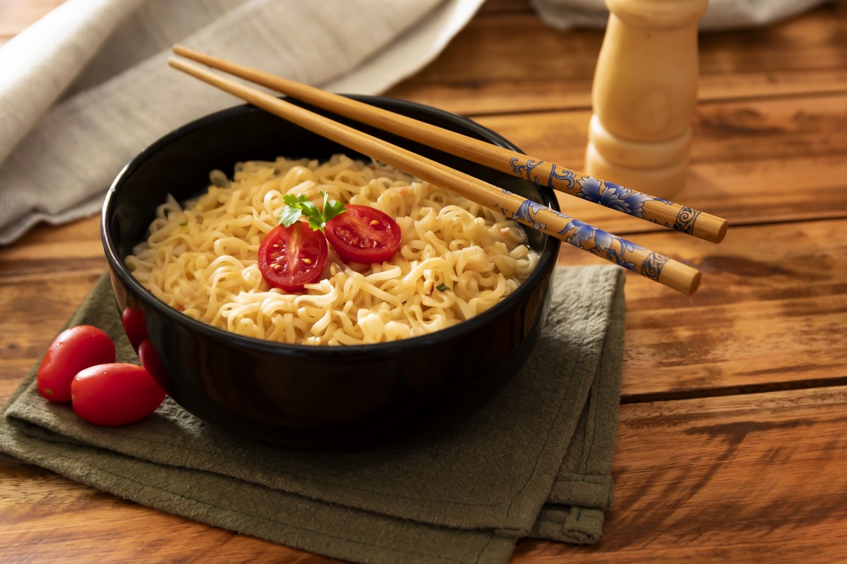 Bebas-foto resolusi tinggi dari hidangan, makanan, Masakan, sumpit, bahan, mie instan, menghasilkan, resep, barang pecah belah, mi, makanan Cina, alat makan, makanan Thailand, mangkuk